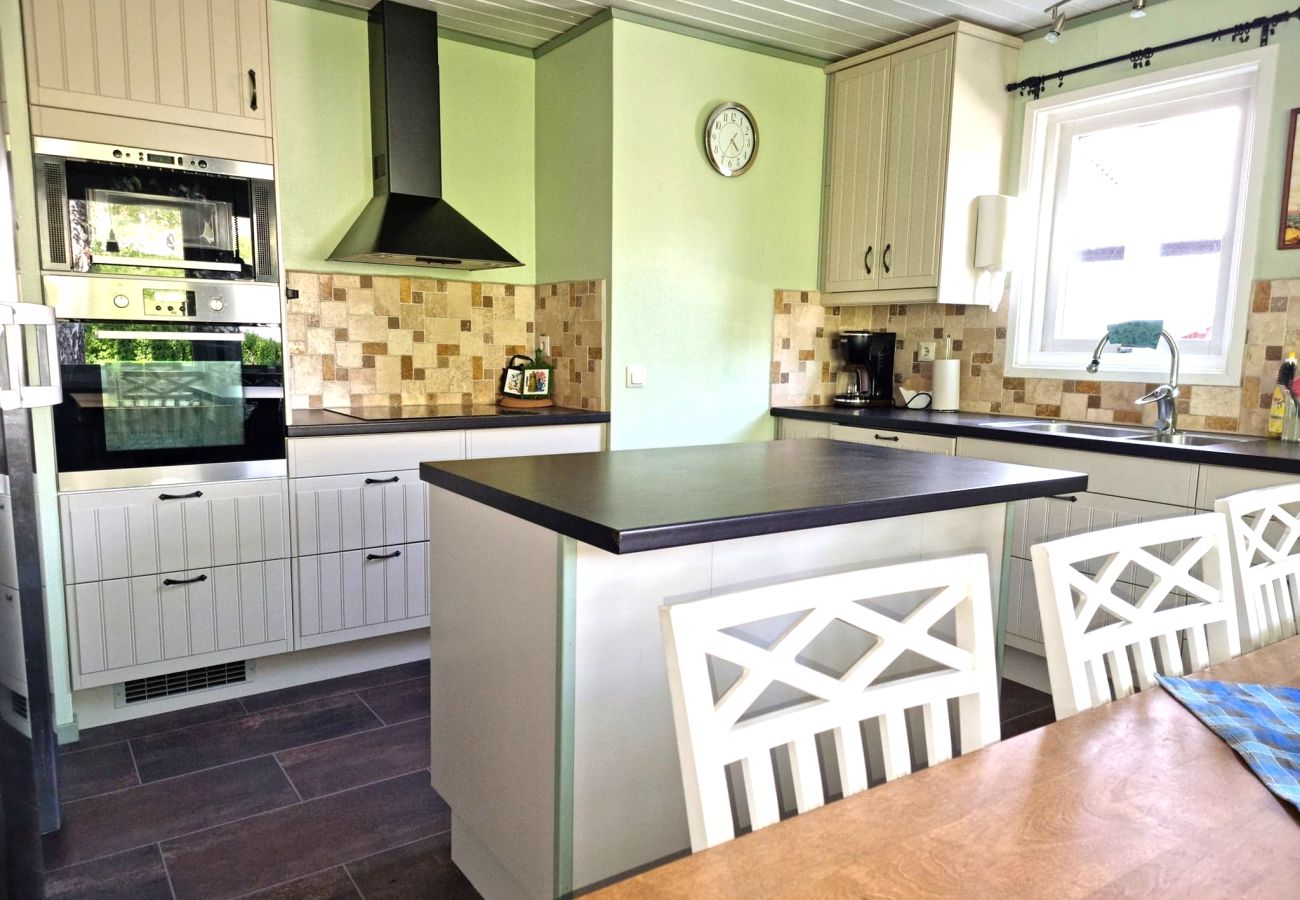 Ferienhaus in Ellös - SE09105