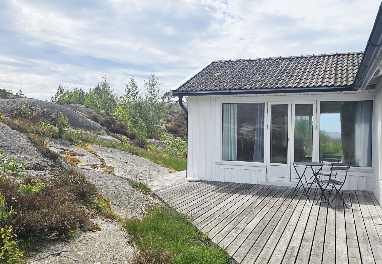 Ferienhaus in Hjälteby - Schärenhaus zwischen den Klippen von Bohuslän | SE09181