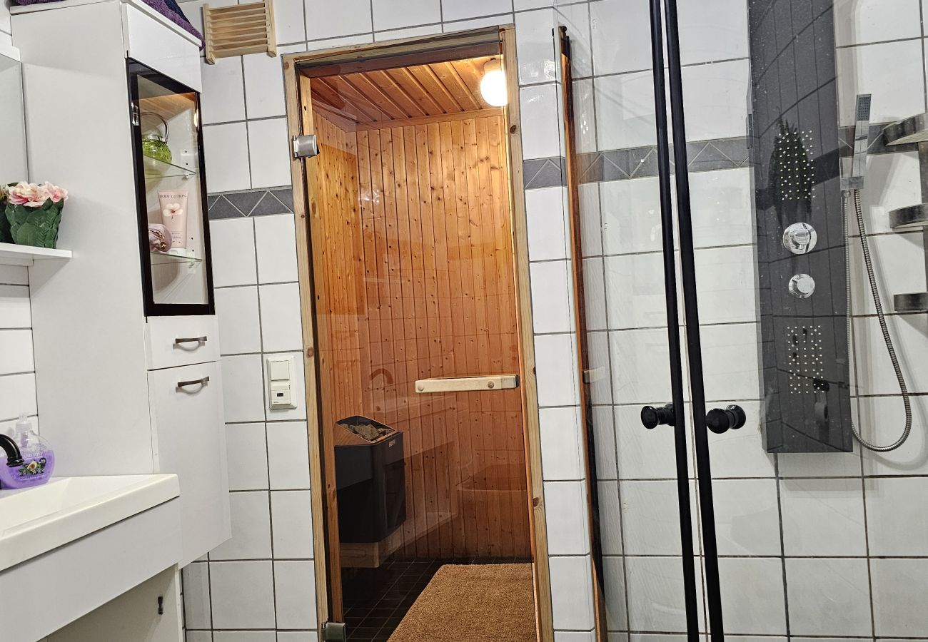 House in Tanumshede - Unique villa with spa and sauna in Tanumshede | SE09038