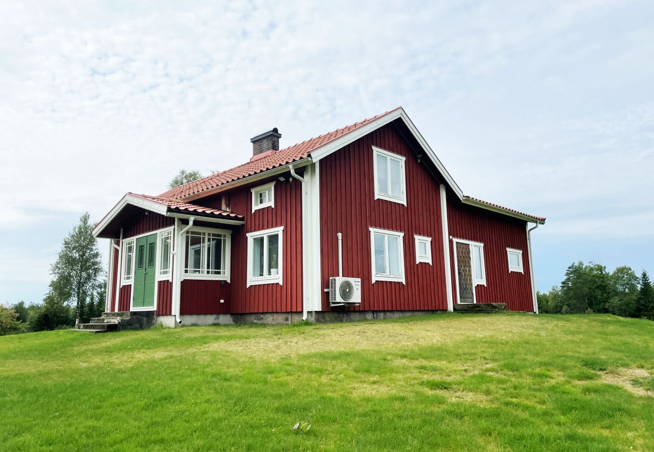 House in Strömsnäsbruk - SE06041