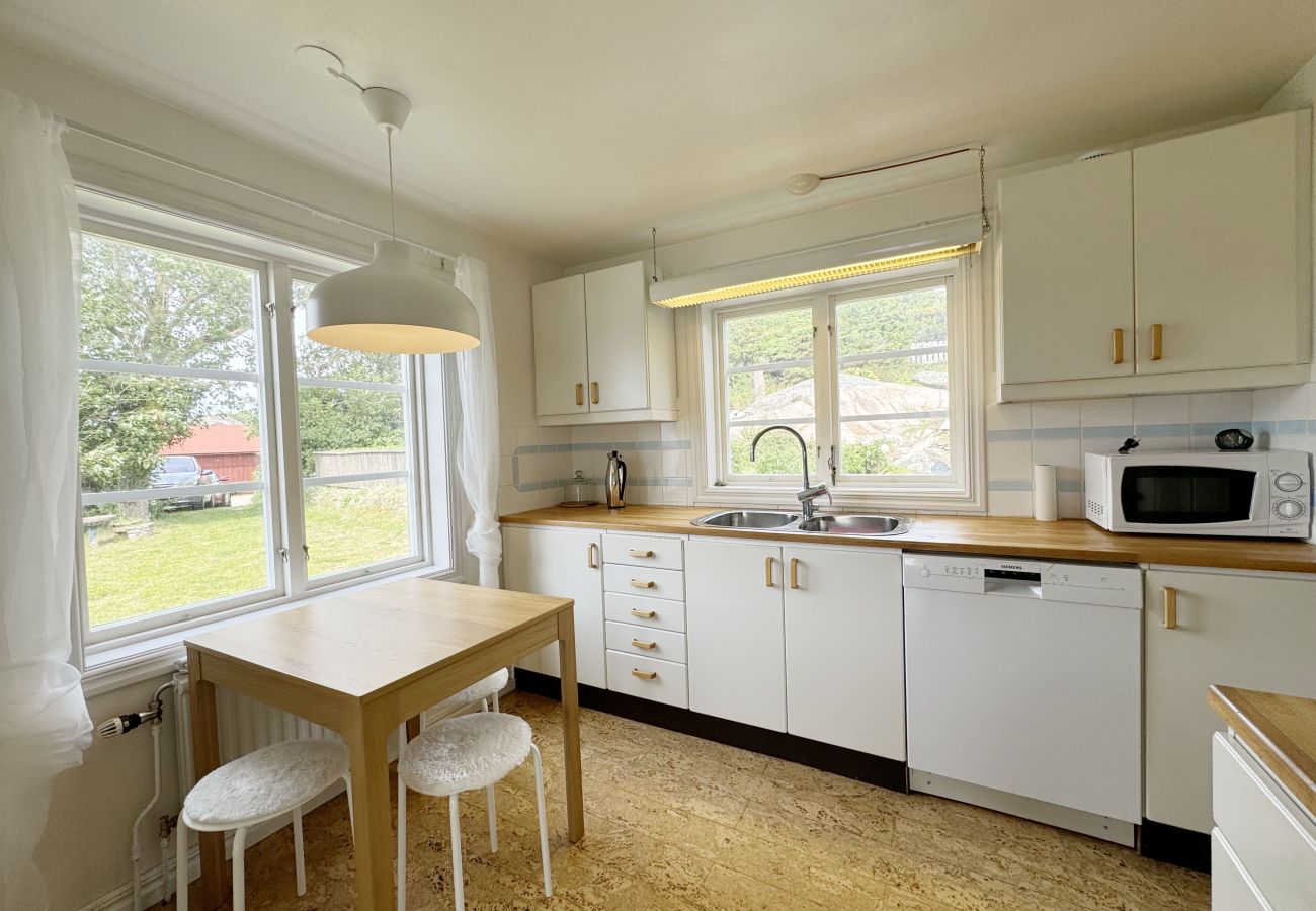 House in Hamburgsund - SE09068