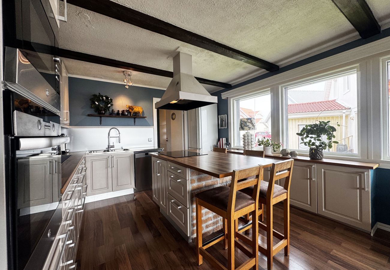 House in Kungshamn - SE09079