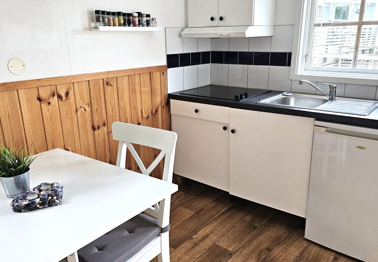 Cottage in Klövedal - SE09143