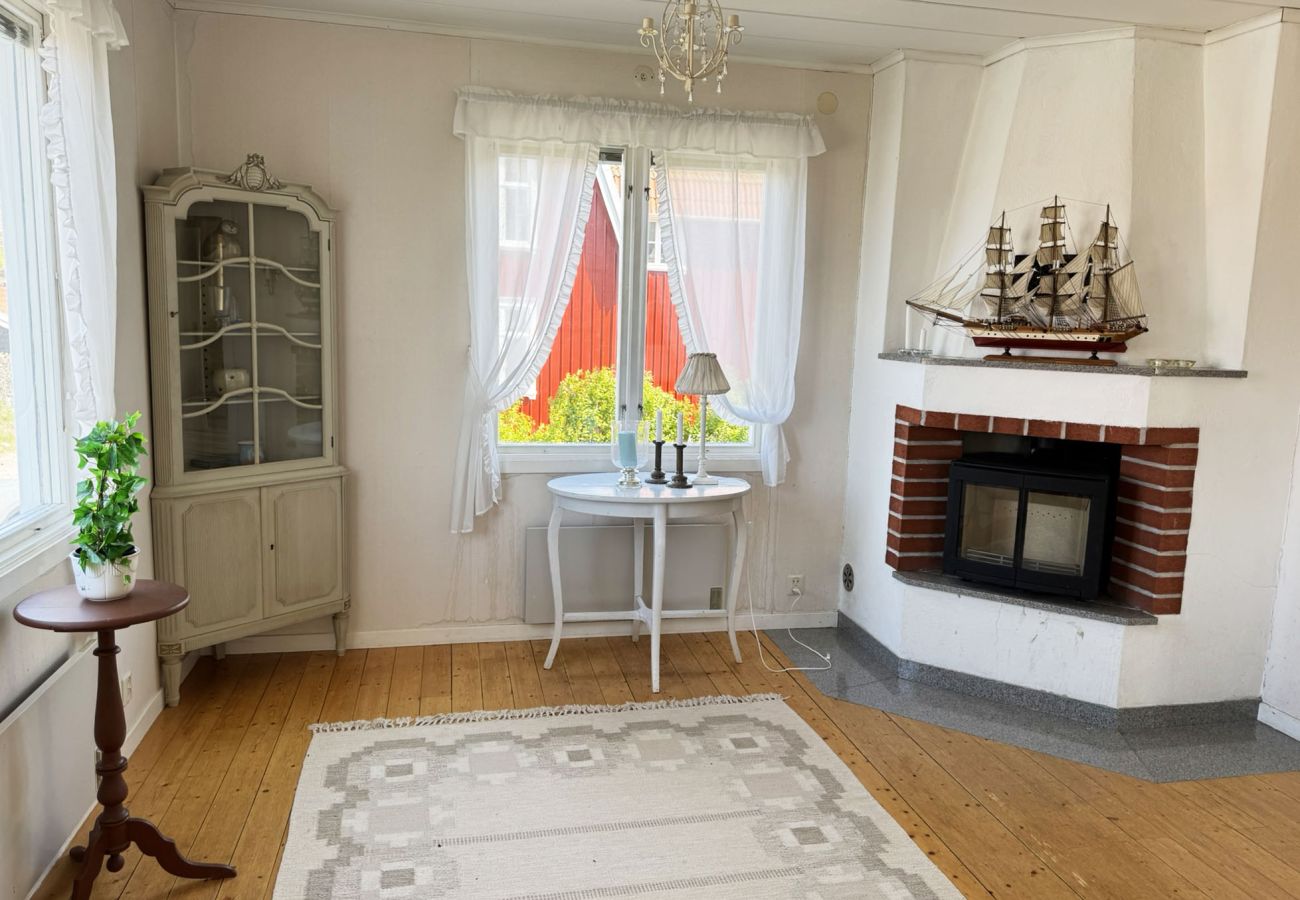House in Grebbestad - Charming archipelago house in Grebbestad | SE09082