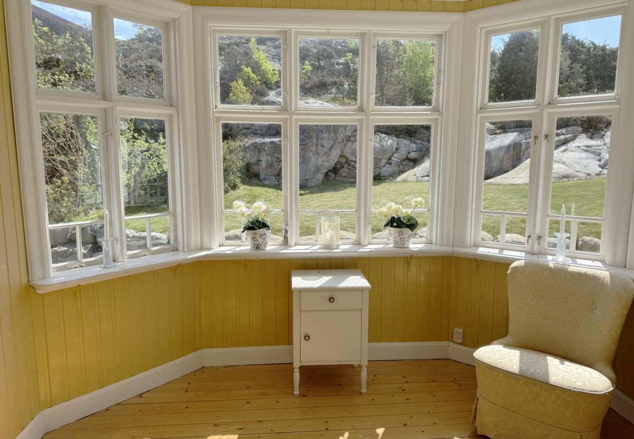 House in Grebbestad - Charming archipelago house in Grebbestad | SE09082