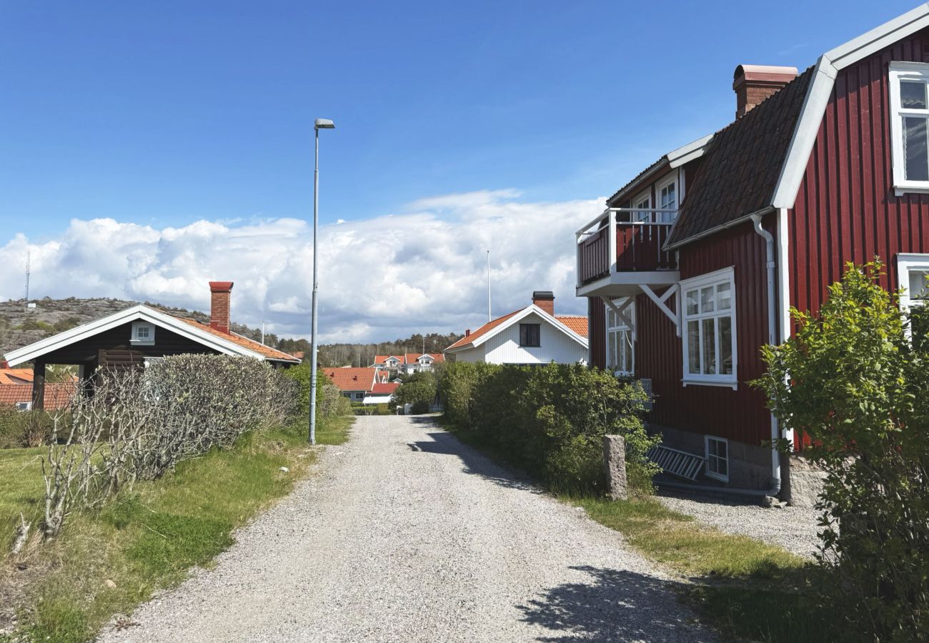 House in Grebbestad - Charming archipelago house in Grebbestad | SE09082