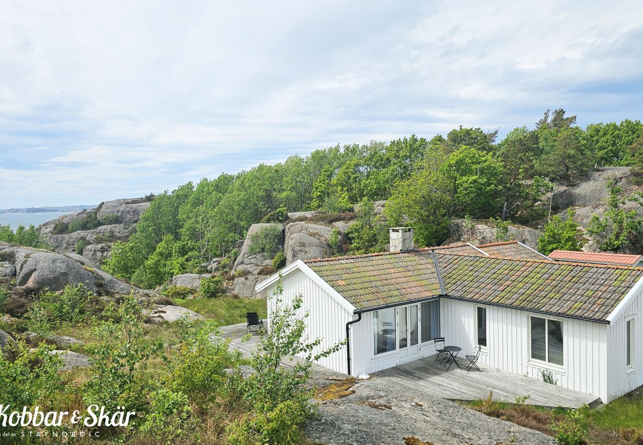 House in Hjälteby - Archipelago House by the Bohuslän Cliffs | SE09181