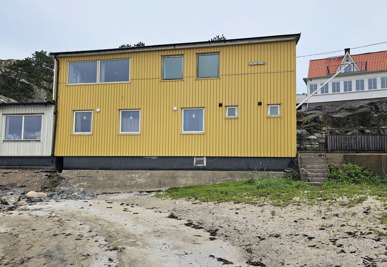 Apartment in Ellös - Beachfront Apartments in Ellös | SE09186