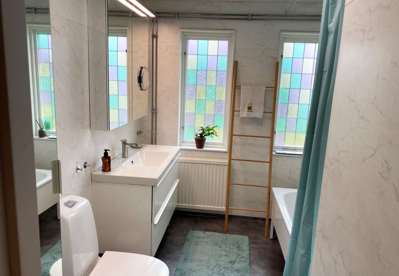 Stuga i Varnhem - SE08047