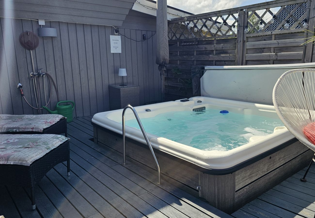 Stuga i Tanumshede - Unik villa med spa och bastu i Tanumshede | SE09038