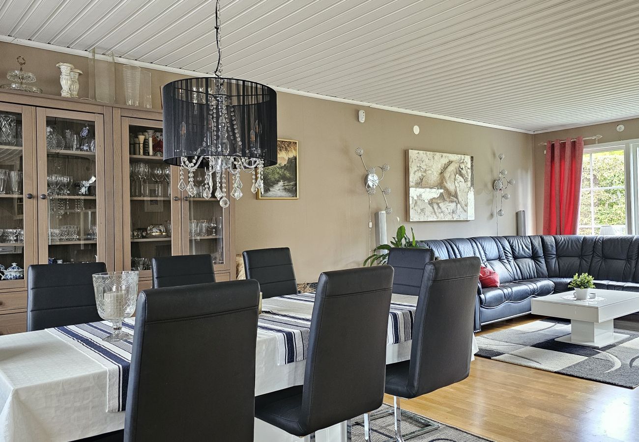 Stuga i Tanumshede - Unik villa med spa och bastu i Tanumshede | SE09038