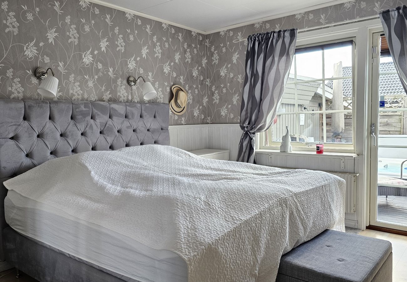 Stuga i Tanumshede - Unik villa med spa och bastu i Tanumshede | SE09038