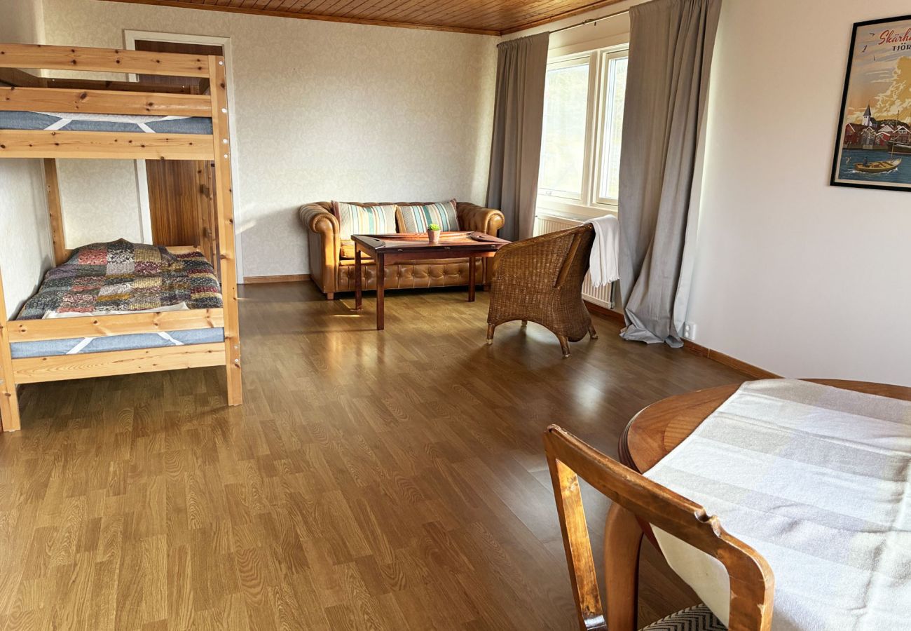 Stuga i Rönnäng - Stor villa med havsutsikt i Rönnäng | SE09078