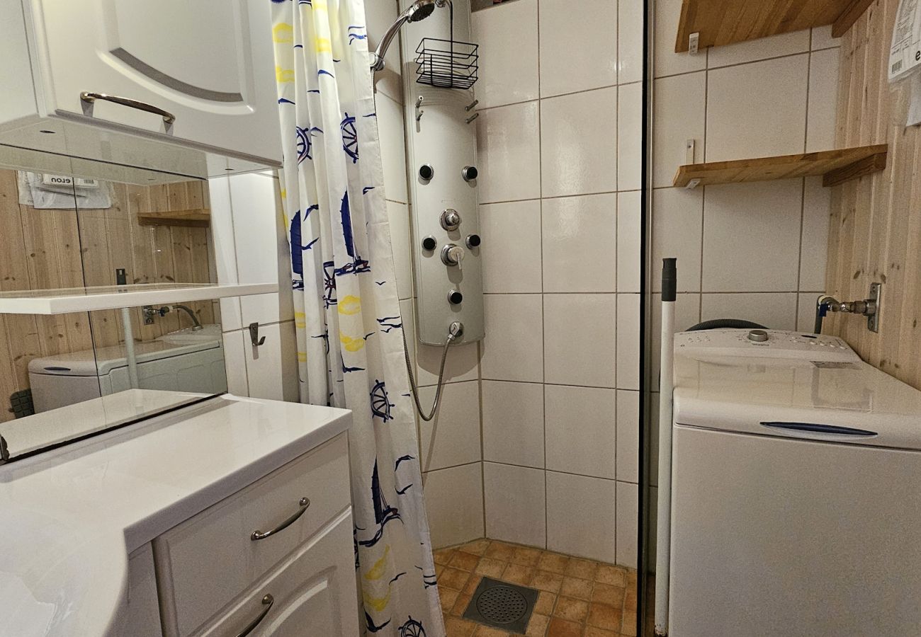 Stuga i Hälleviksstrand - SE09108