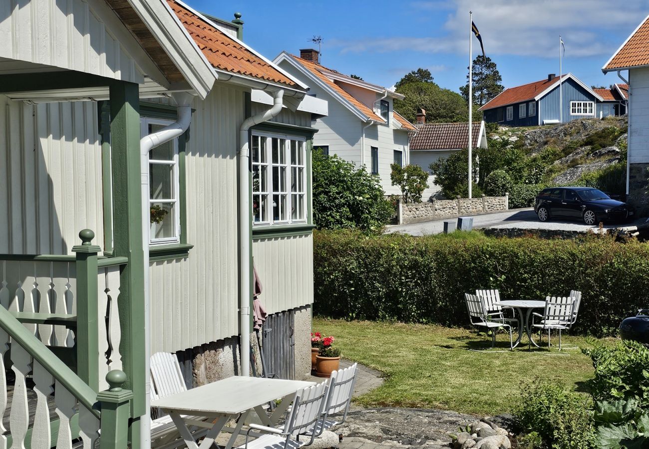 Stuga i Hälleviksstrand - SE09108