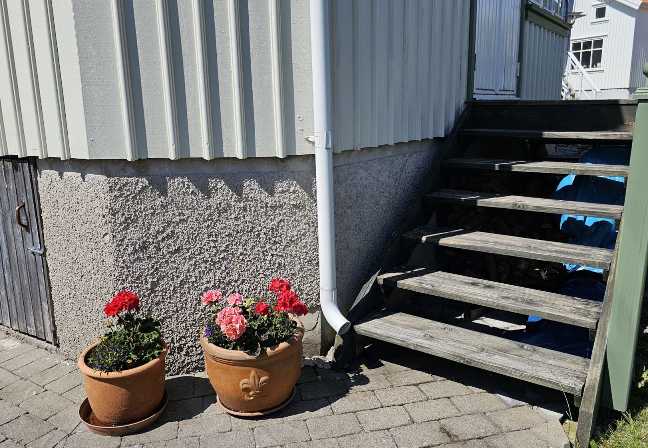 Stuga i Hälleviksstrand - SE09108