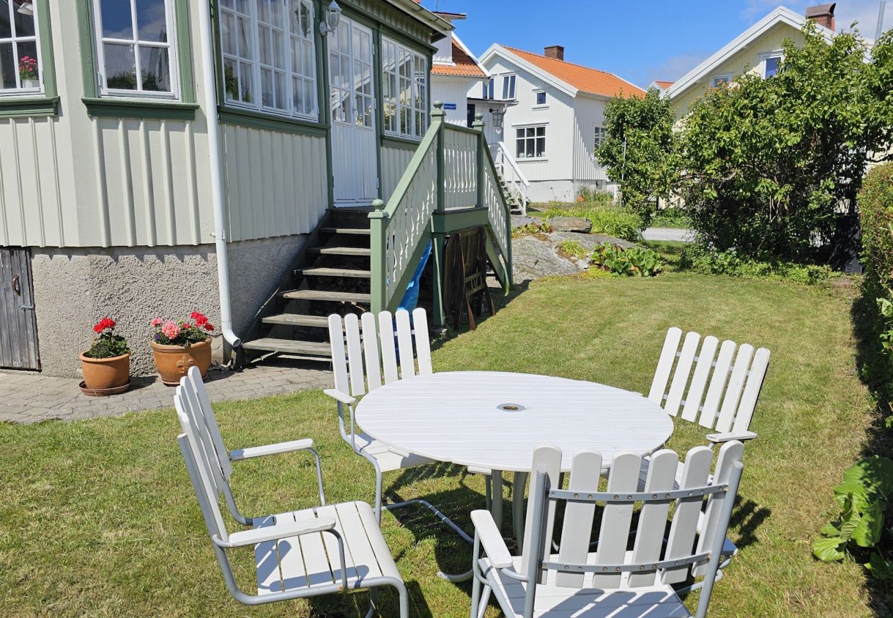 Stuga i Hälleviksstrand - SE09108