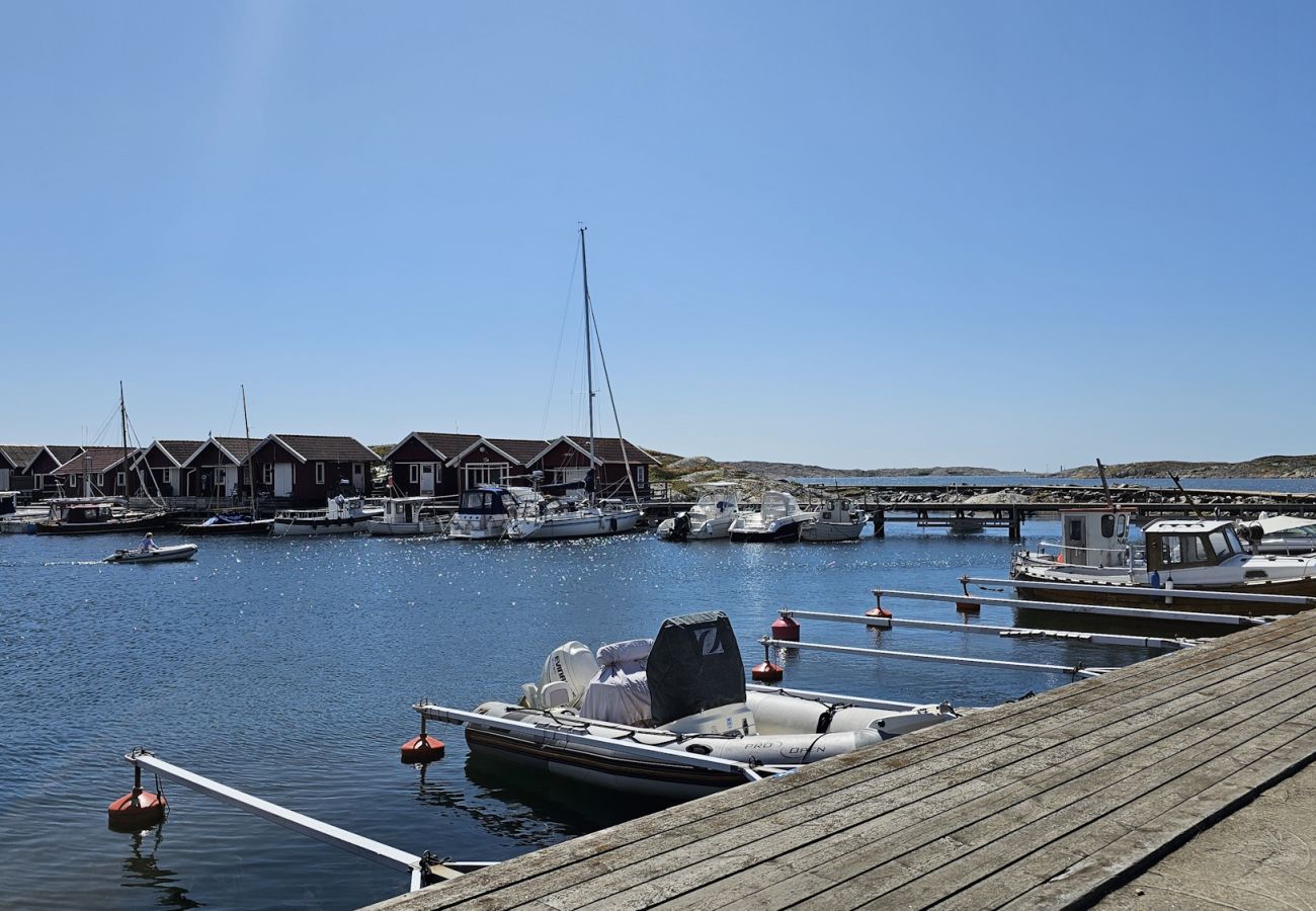 Stuga i Hälleviksstrand - SE09108