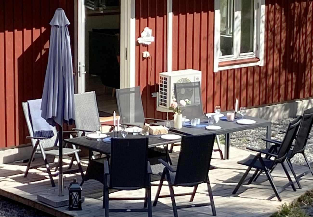 Stuga i Fagerfjäll - Två mysiga stugor, 400m till hav | SE09118