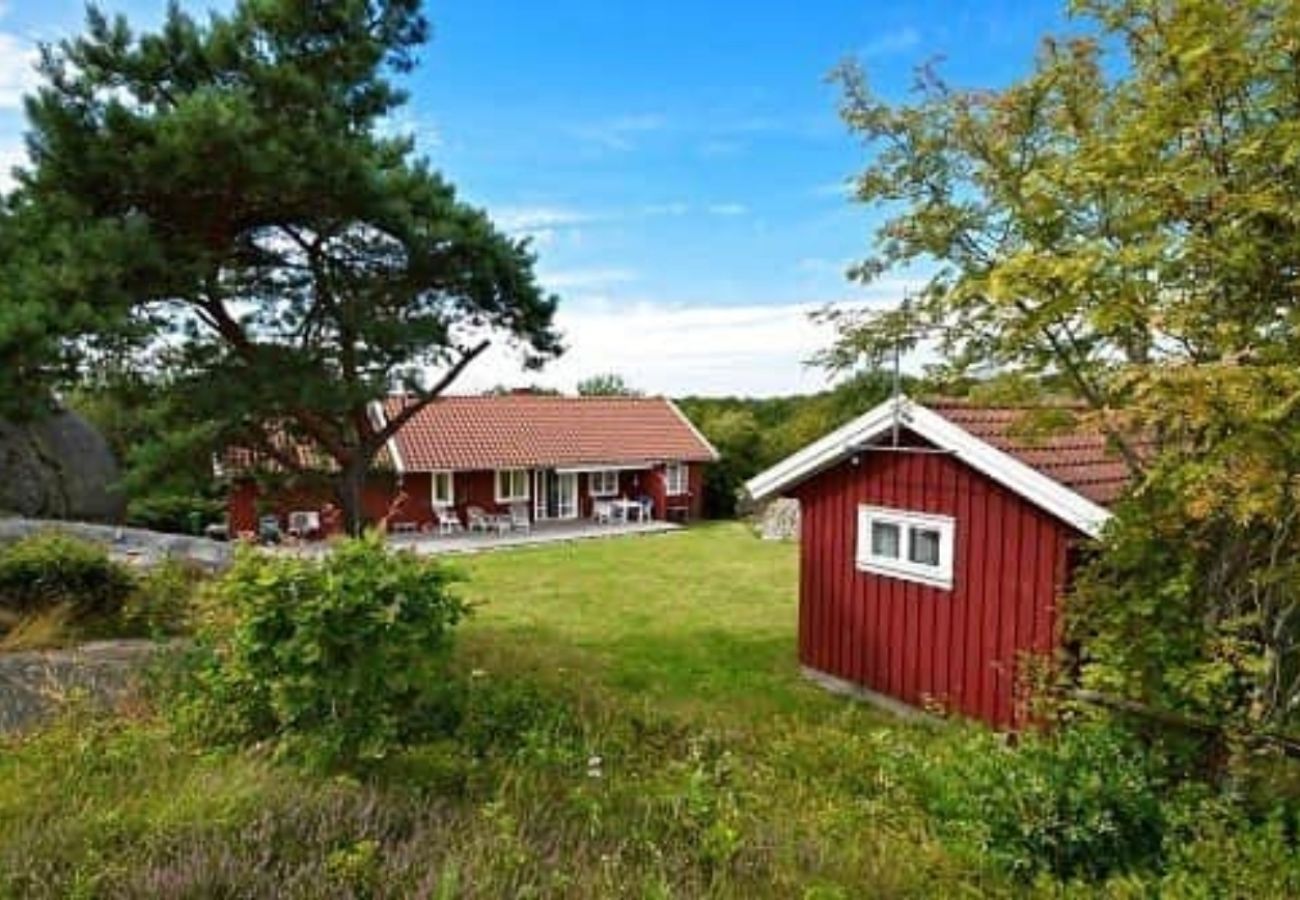 Stuga i Hälleviksstrand - SE09133