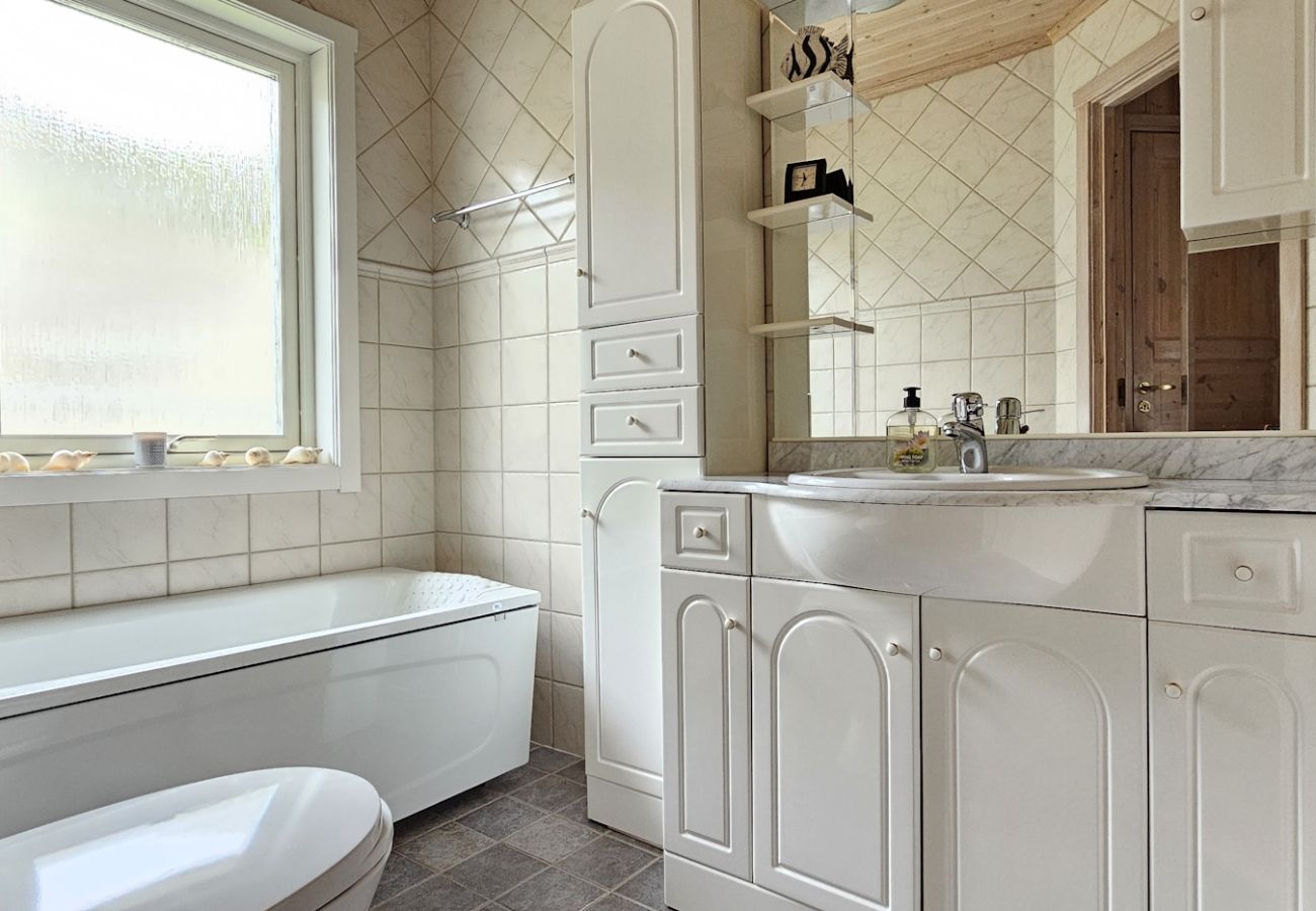 Stuga i Ellös - SE09113