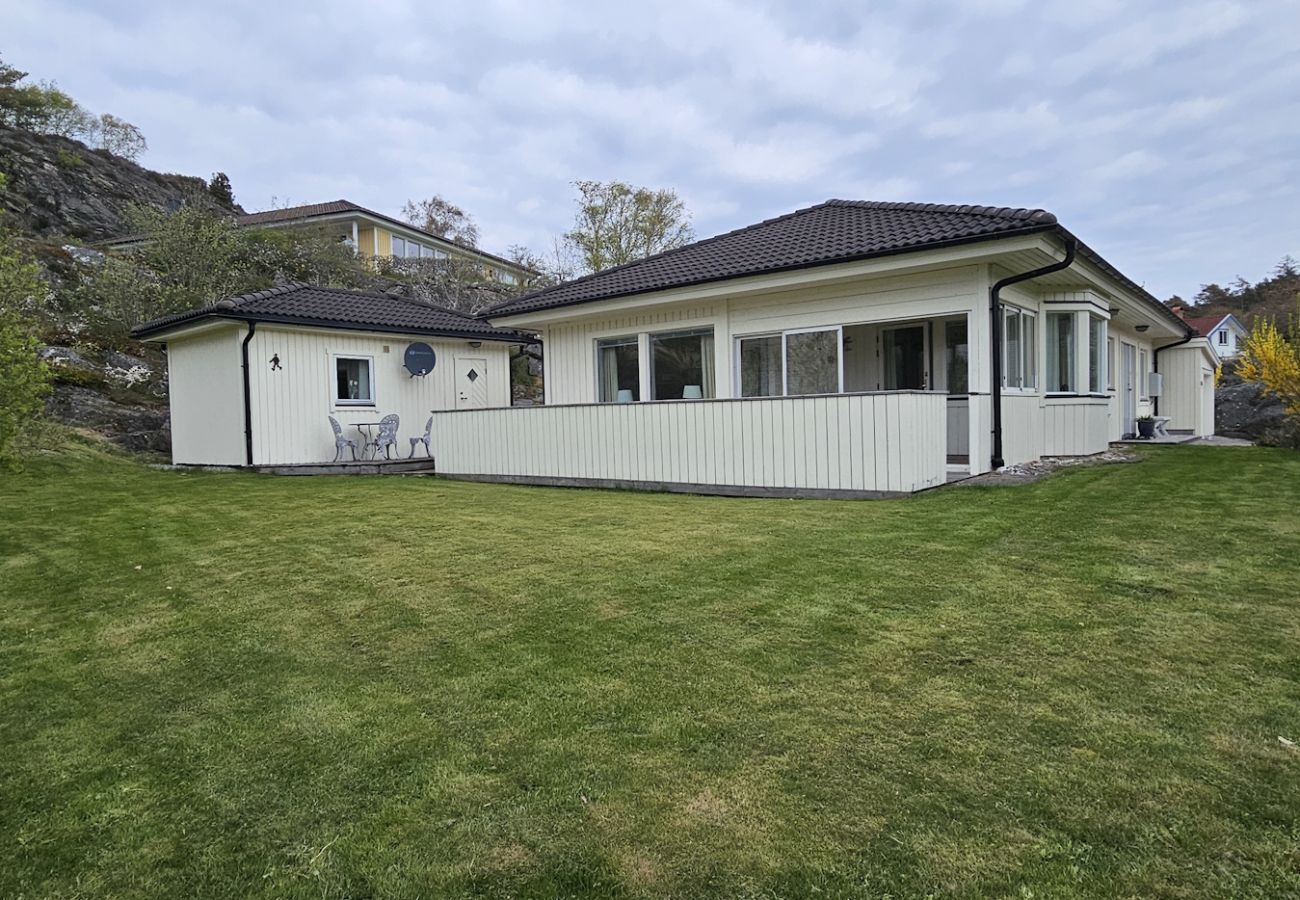 Stuga i Ellös - SE09113