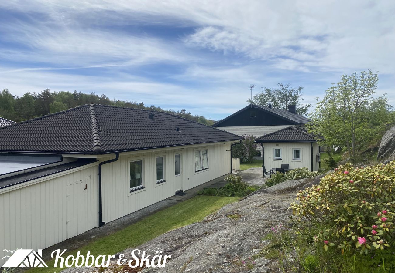 Stuga i Ellös - Semesterhus i Ellös, 300m till sandstrand | SE09113