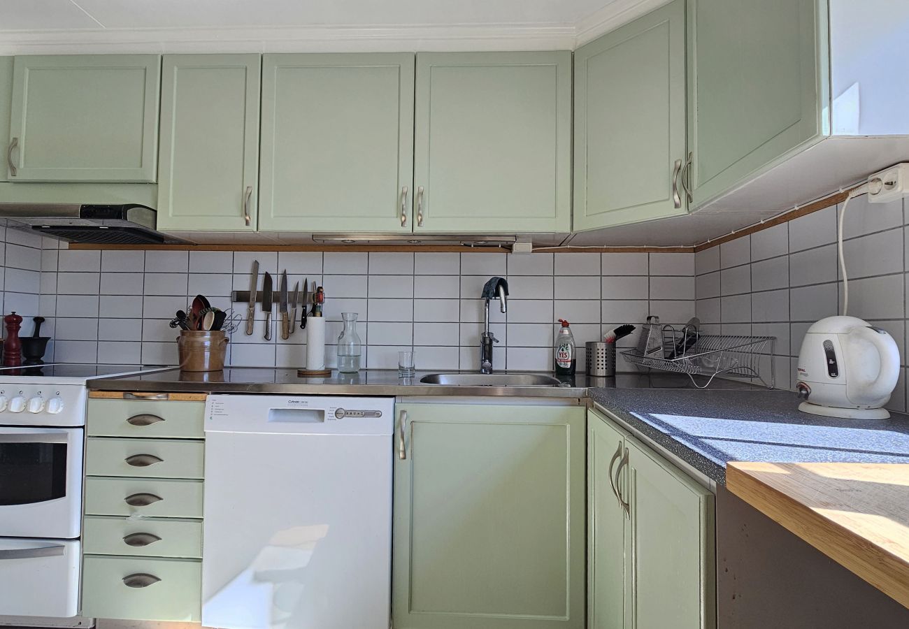 Stuga i Hälleviksstrand - SE09172