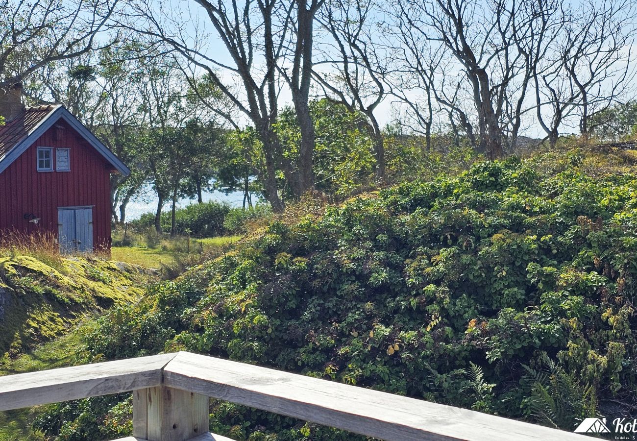 Stuga i Hälleviksstrand - SE09172