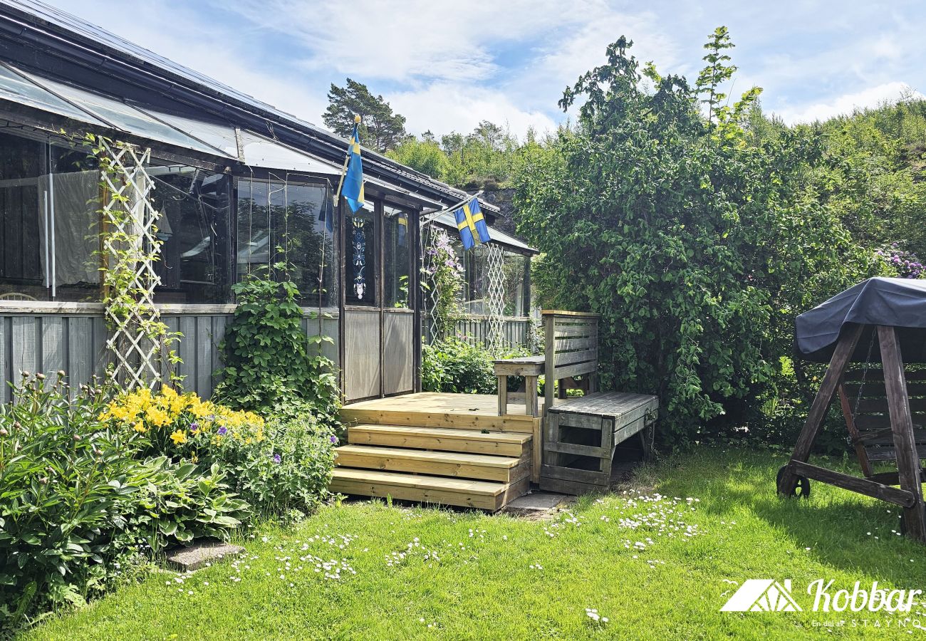 Stuga i Varekil - Stort rymligt hus med bastu på Orust | SE09182