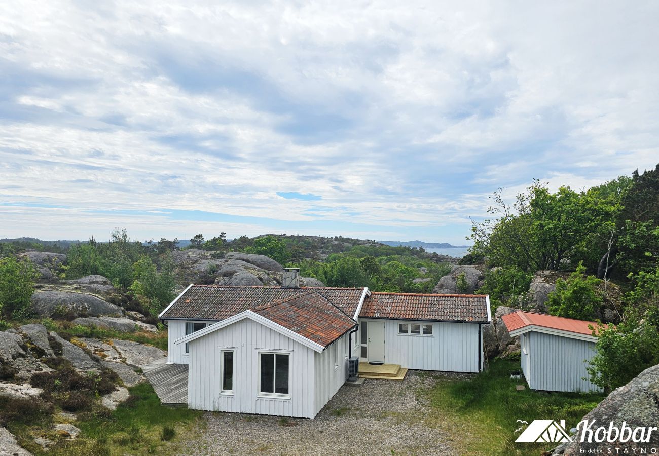 Stuga i Hjälteby - Skärgårdshus bland Bohusläns klippor | SE09181