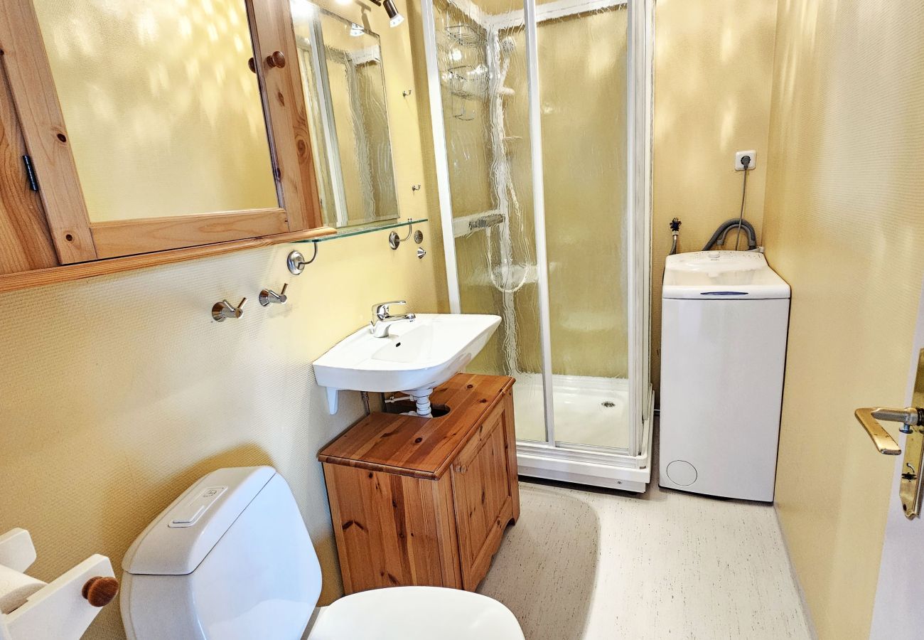 Lägenhet i Skärhamn - Apartment Near the Sea in Skärhamn | SE09178