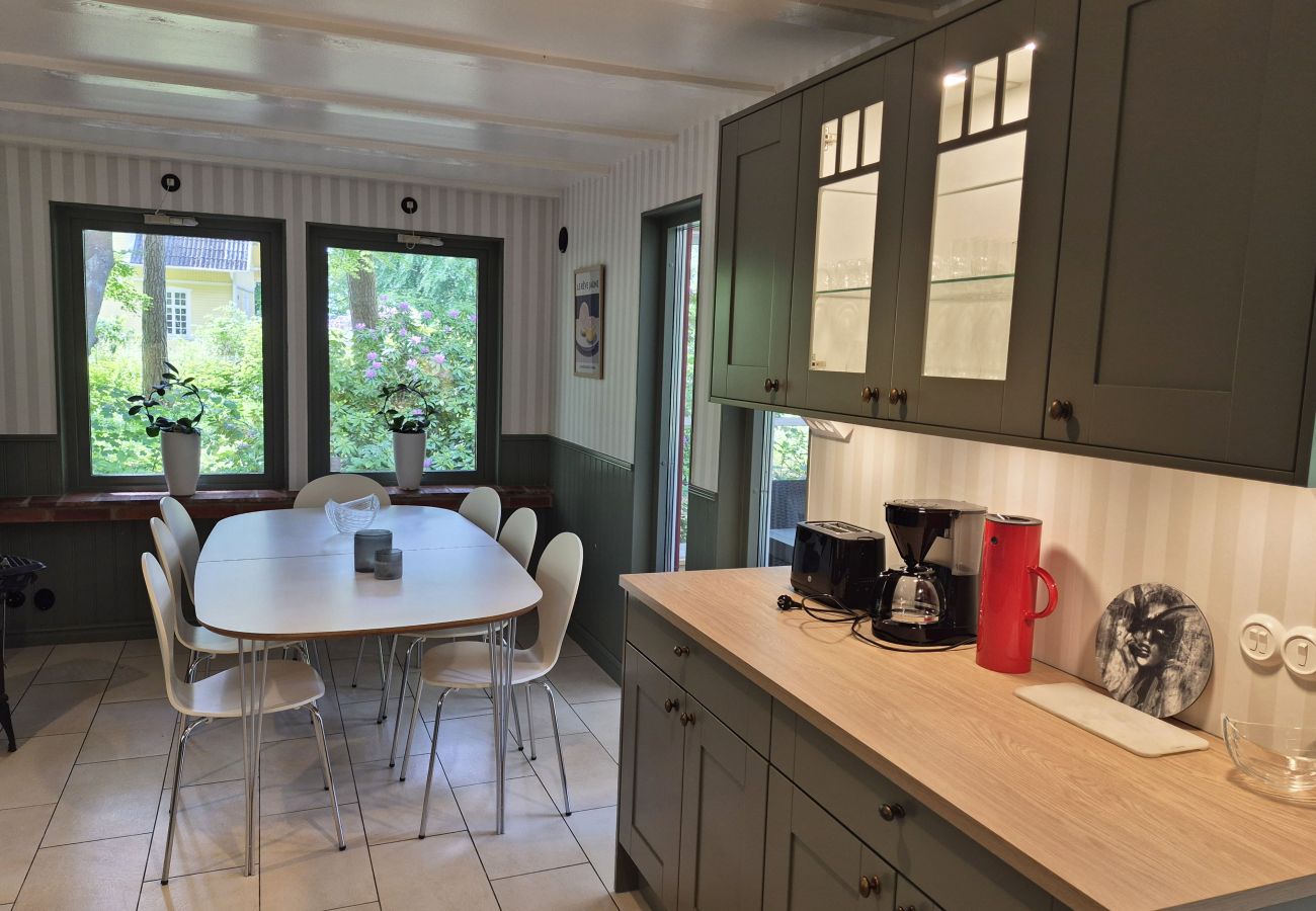 Stuga i Ystad - Exclusive holiday home in Sandskogen – 150 meters to sandy beach |SE01084