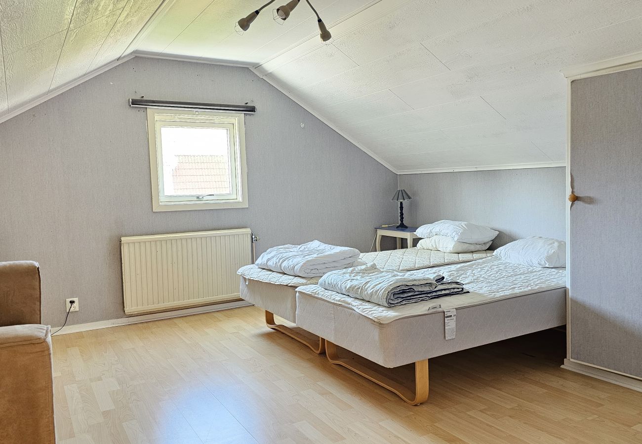 Stuga i Skärhamn - Funktionell lägenhet i två plan i Skärhamn | SE09175