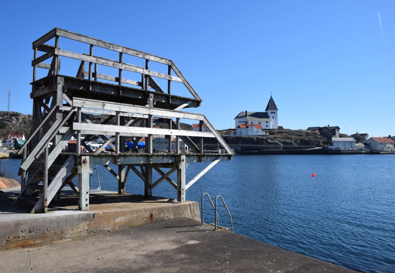 Stuga i Skärhamn - Funktionell lägenhet i två plan i Skärhamn | SE09175