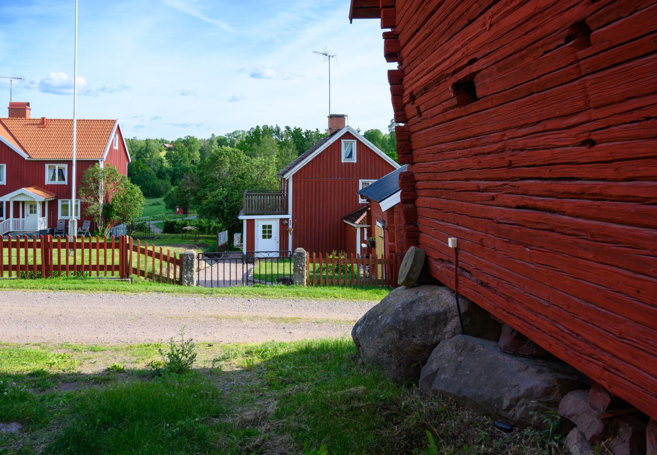 Stuga i Vena - Lantligt hus nära Astrid Lindgrens värld | SE05100